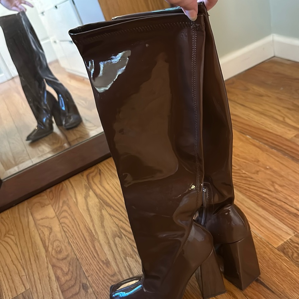 FOREVER 21 high-heel boots